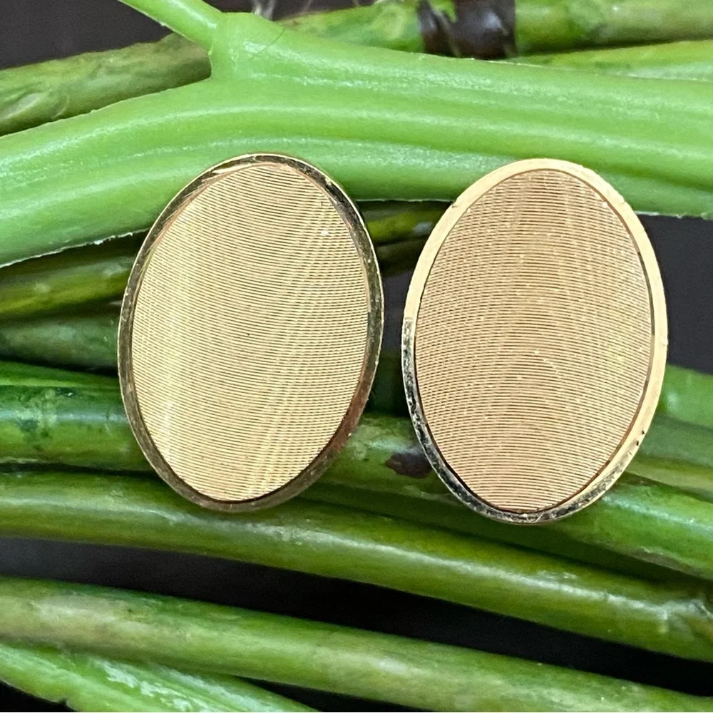 Vintage Unsigned Brushed Gold-tone Oval Cufflinks